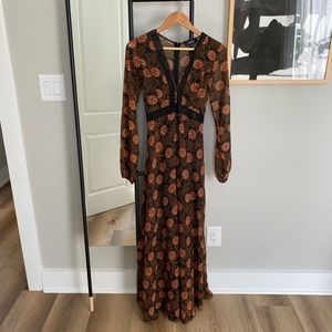 Vici / Aakaa maxi floral dress
